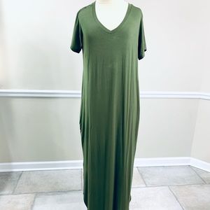 Knit v neck dress New with tags